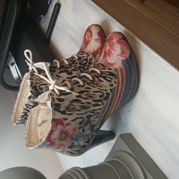 Goby Shoes - NWOT Goby Ankle Boots SZ 39/7